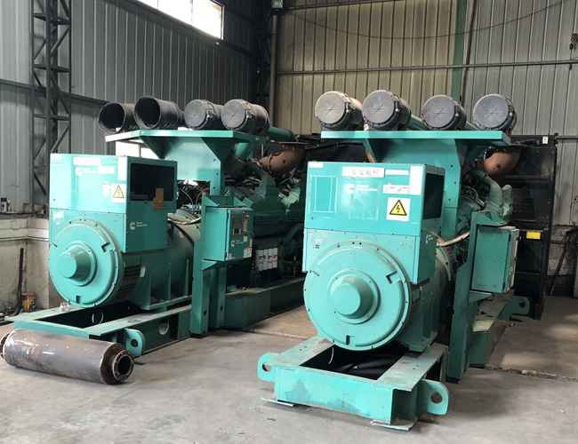 1500kw進(jìn)口康明斯二手發(fā)電機(jī)組