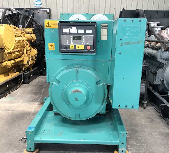 進(jìn)口康明斯1100kw二手發(fā)電機(jī)組
