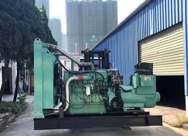 柬埔寨客戶采購(gòu)二手發(fā)電機(jī)出貨圖